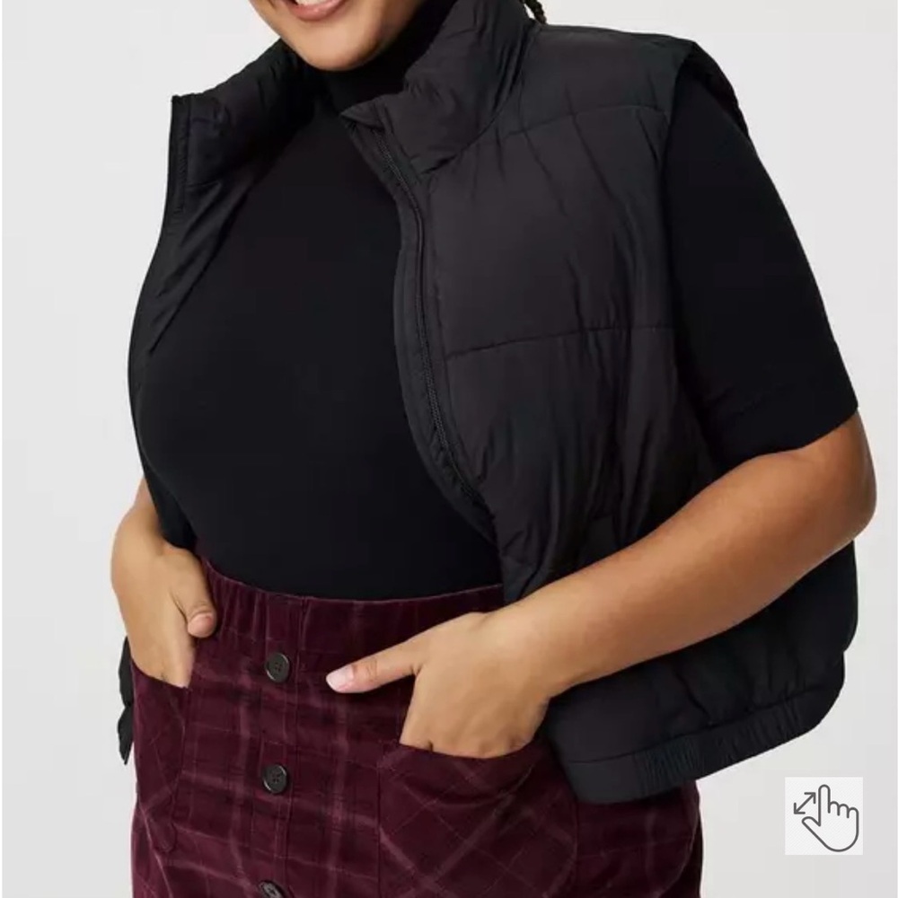 NWOT Women’s Torrid Black Puffer Vest with Pockets; SZ 1X or 14/16